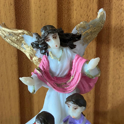 IMAGEM DE RESINA NACIONAL ANJO DA GUARDA ROSA COM CRIANÇA 08CM (1 UNIDADE)