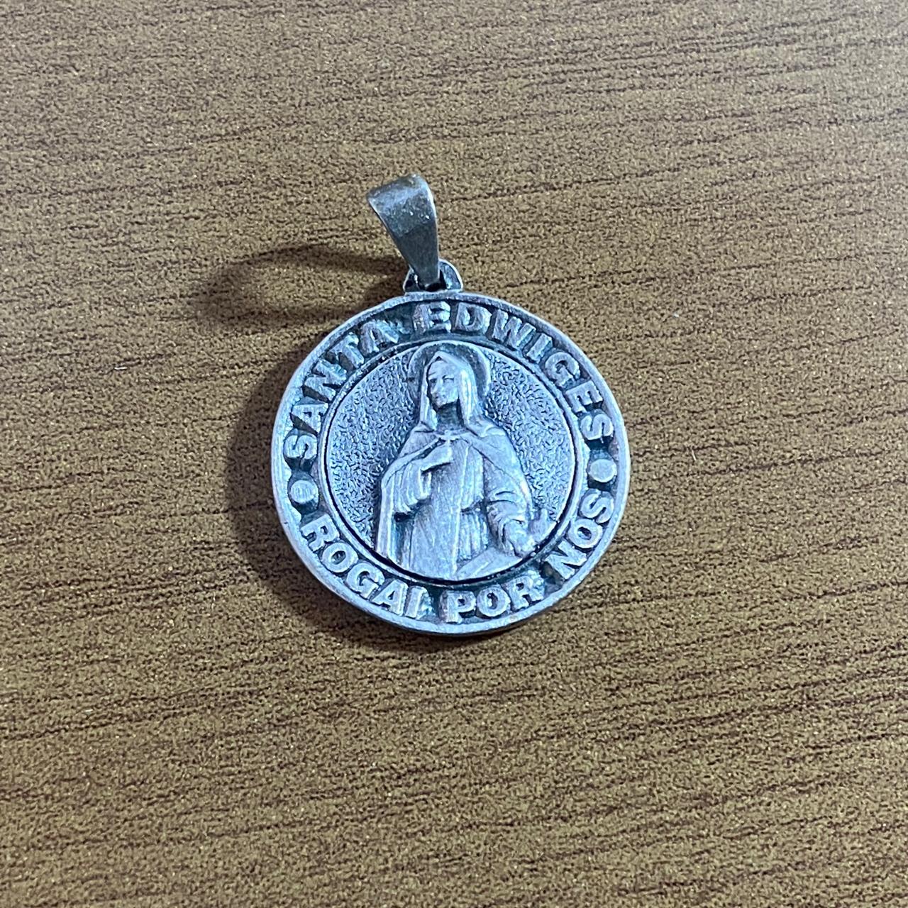 PINGENTE PRATEADO SANTA EDWIGES (6 UNIDADES)