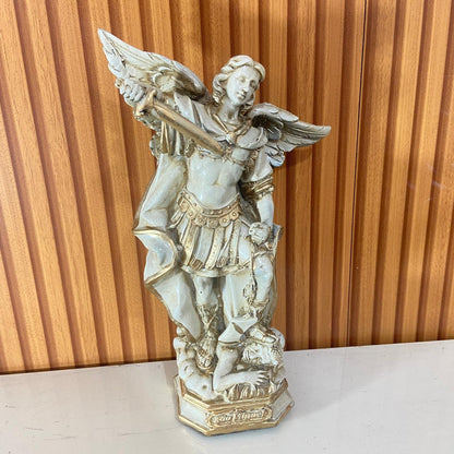 IMAGEM DE GESSO SÃO MIGUEL ARCANJO BEGE E DOURADO 30CM (1 UNIDADE)