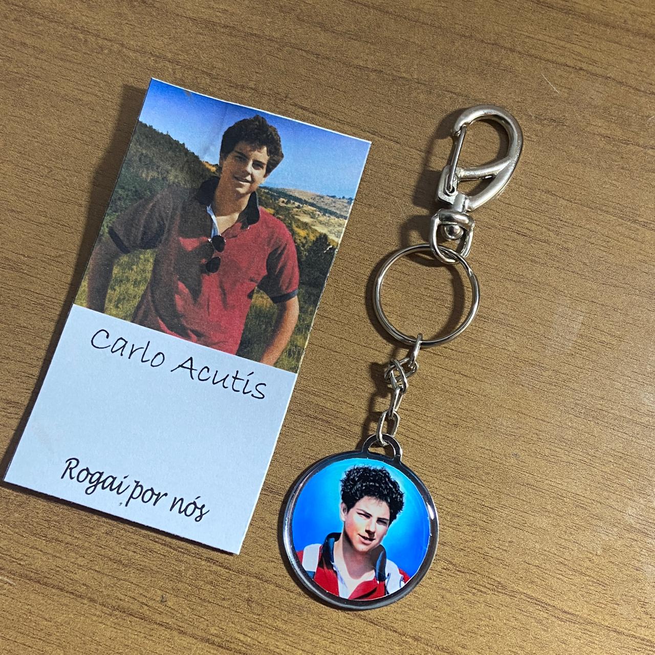 CHAVEIRO METAL DUPLA FACE COM MOSQUETE CARLO ACUTIS (6 UNIDADES)