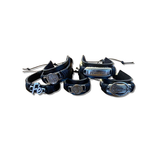 PULSEIRA COURO PINGENTES SORTIDOS (5 UNIDADES)