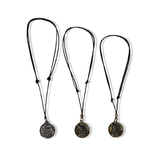 CORDÃO ENCERADO REGULÁVEL MEDALHA DE SÃO MIGUEL ARCANJO MODELOS SORTIDOS (3 UNIDADES)