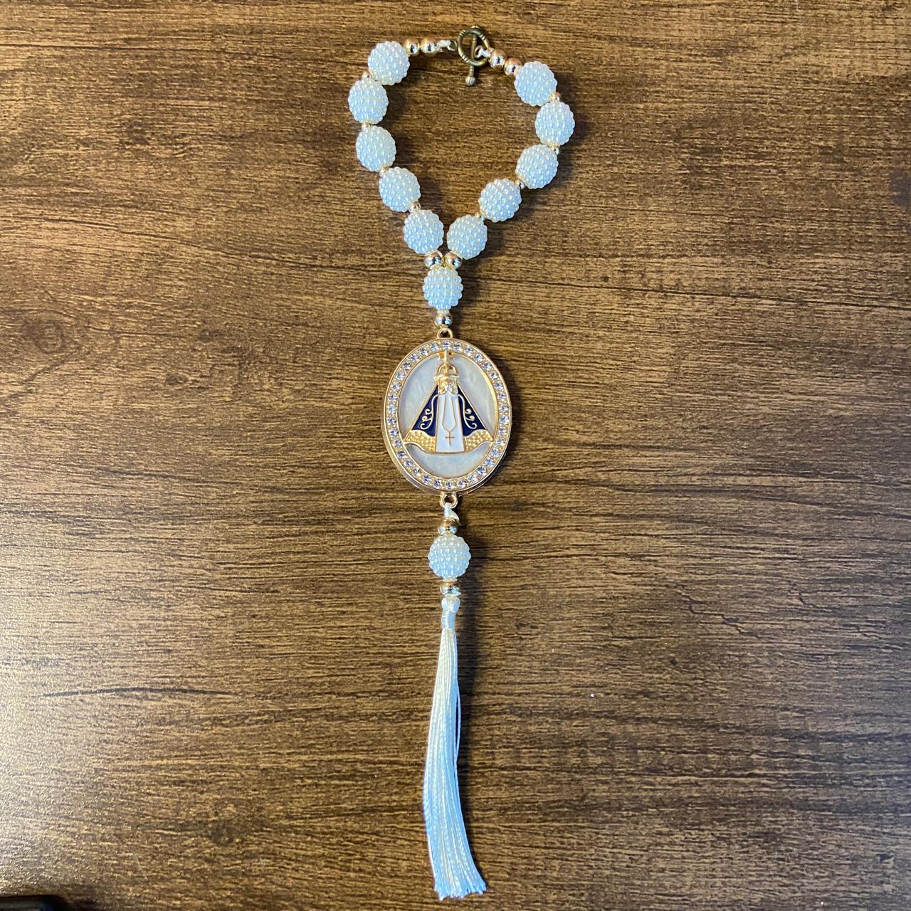 DEZENA PARA CARRO MADREPÉROLA NOSSA SENHORA APARECIDA AMORA BRANCA 12MM MOD2 (3 UNIDADES)