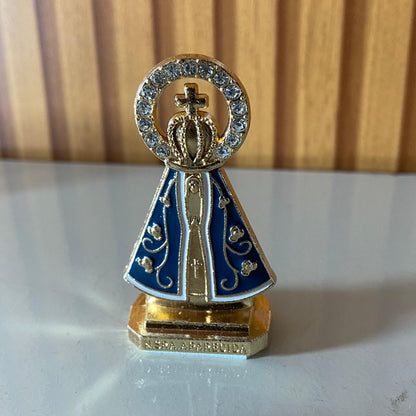 IMAGEM NOSSA SENHORA APARECIDA AUREOLA COM STRASS PARA CARRO MOD3 06CM  (12 UNIDADES)