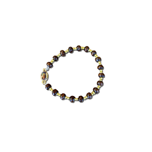 PULSEIRA DE MADEIRA COM MEDALHA NOSSA SENHORA DE LOURDES (01 UNIDADE)