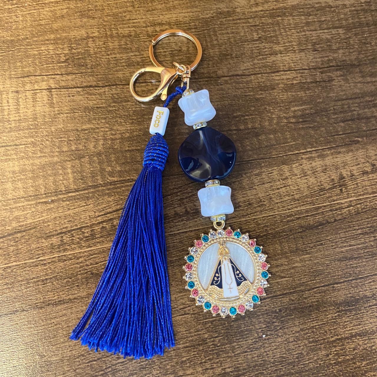 CHAVEIRO DE PEDRARIAS NOSSA SENHORA APARECIDA COM STRASS (1 UNIDADE)