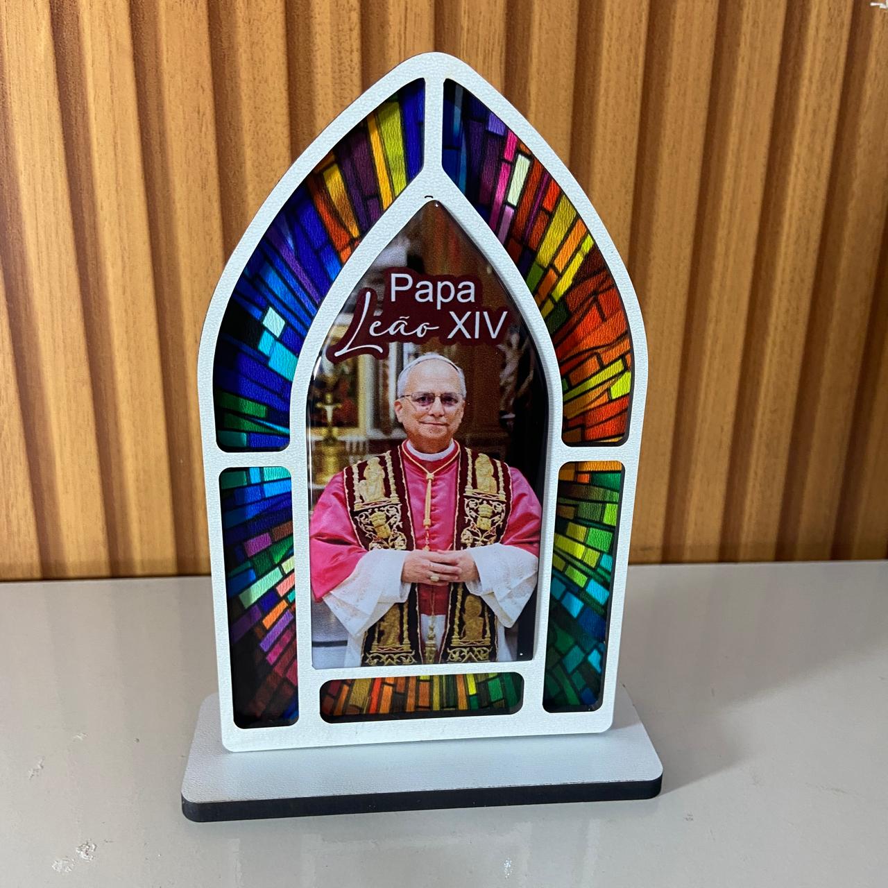 CAPELA MDF VITRAL PAPA LEÃO XIV 18CM (1 UNIDADE)