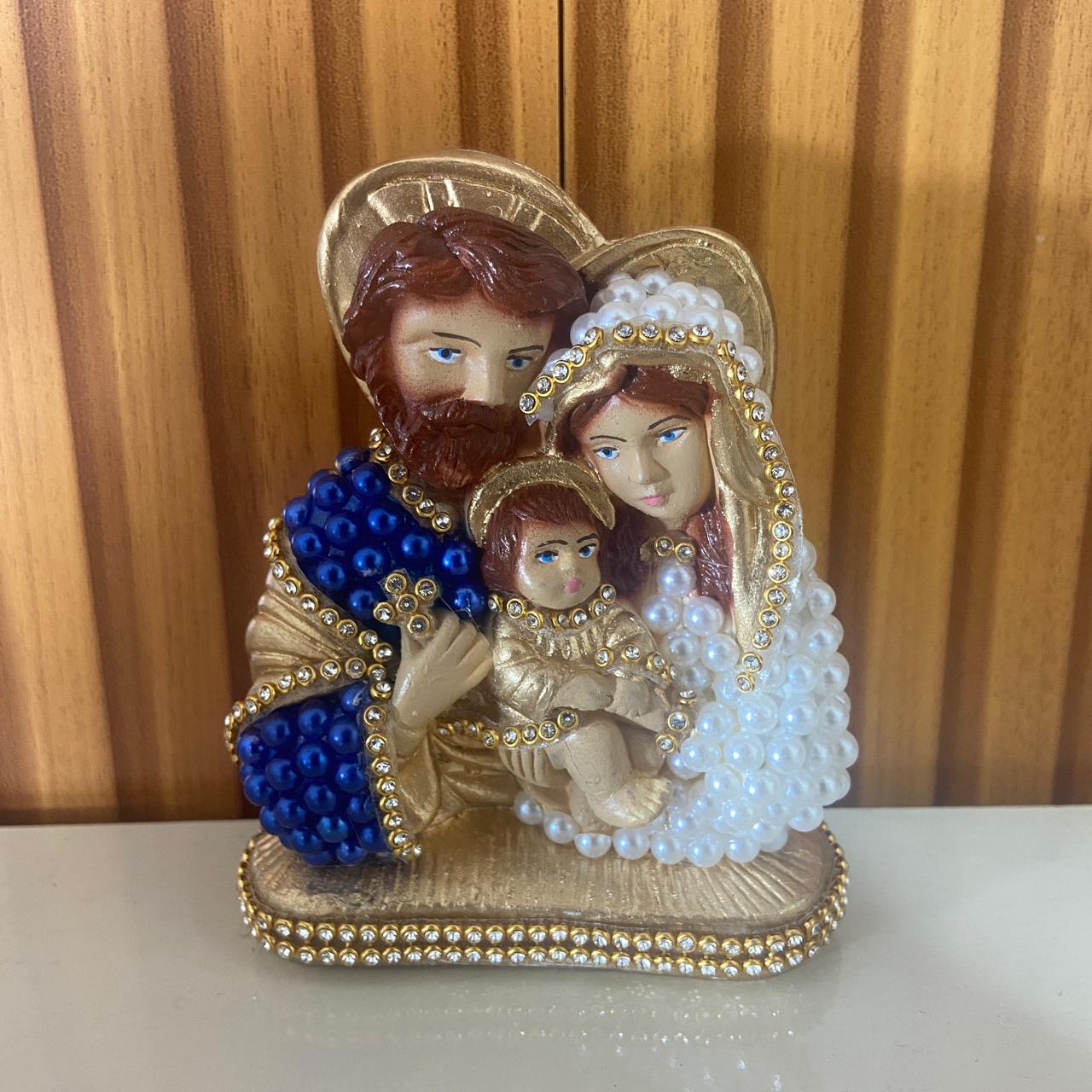 BUSTO DE GESSO SAGRADA FAMÍLIA COLORIDO COM PÉROLA E STRASS 13CM MOD 1 (1 UNIDADE)