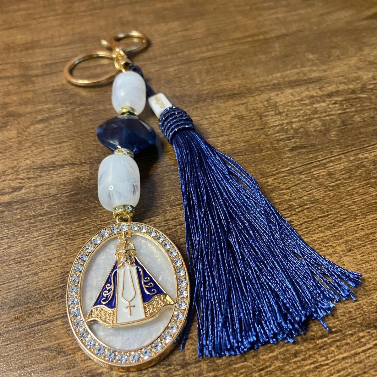 CHAVEIRO DE PEDRARIAS NOSSA SENHORA APARECIDA COM STRASS MOD2 (1 UNIDADE)