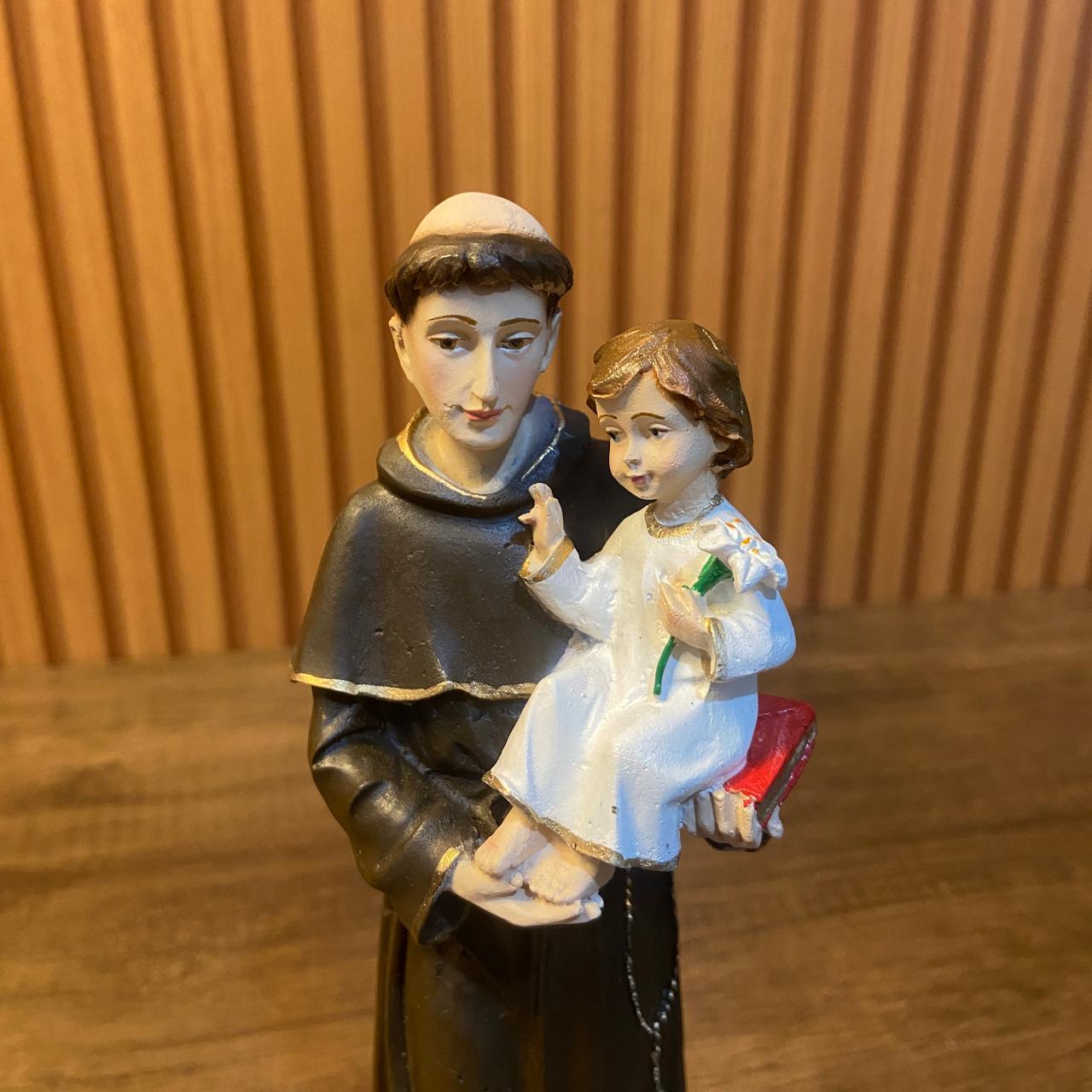 IMAGEM DE RESINA NACIONAL SANTO ANTÔNIO MOD1 20CM (1 UNIDADE)