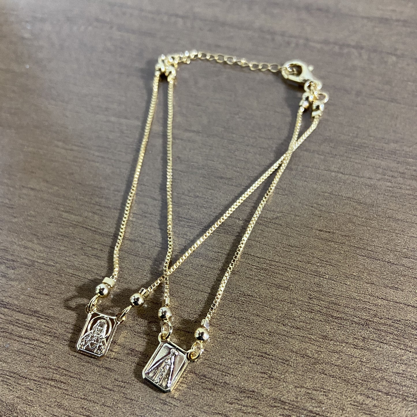 PULSEIRA ESCAPULARIO DOURADO SAGRADO CORAÇÃO DE JESUS E NOSSA SENHORA APARECIDA (3 UNIDADES)