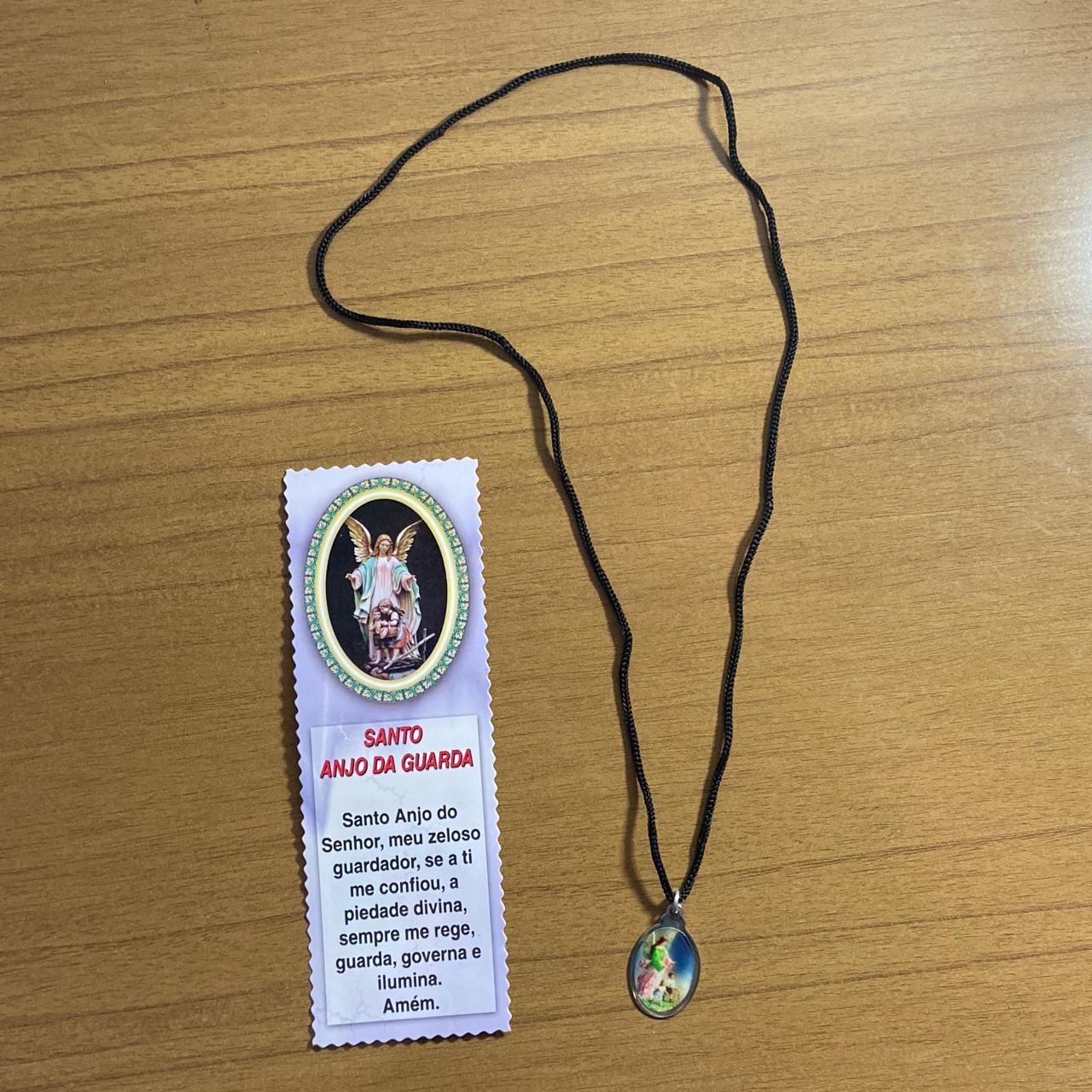 CORDÃO COM MEDALHA RESINADA ANJO DA GUARDA (1 UNIDADES)