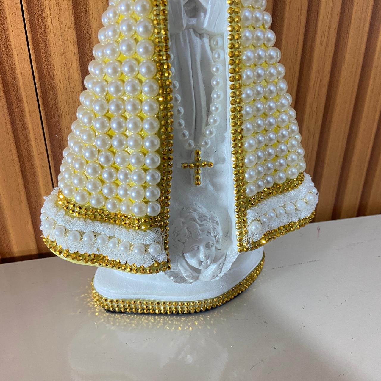 IMAGEM DE GESSO NOSSA SENHORA APARECIDA BRANCA PÉROLA COM STRASS 26,5CM (1 UNIDADE)