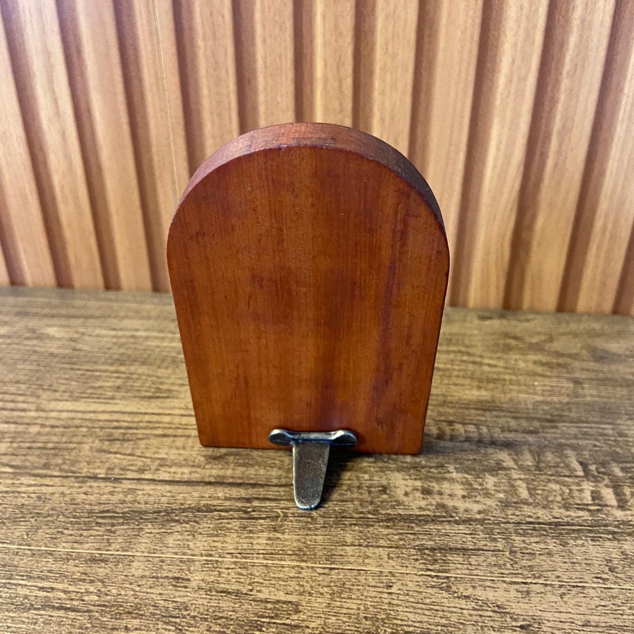 ADORNO DE MESA MADEIRA RESINADA NOSSA SENHORA DAS GRAÇAS 11CM (1 UNIDADE)