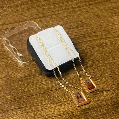 ESCAPULÁRIO DOURADO RESINADO SAGRADO CORAÇÃO DE JESUS E SÃO JOSÉ ( 6 UNIDADE)