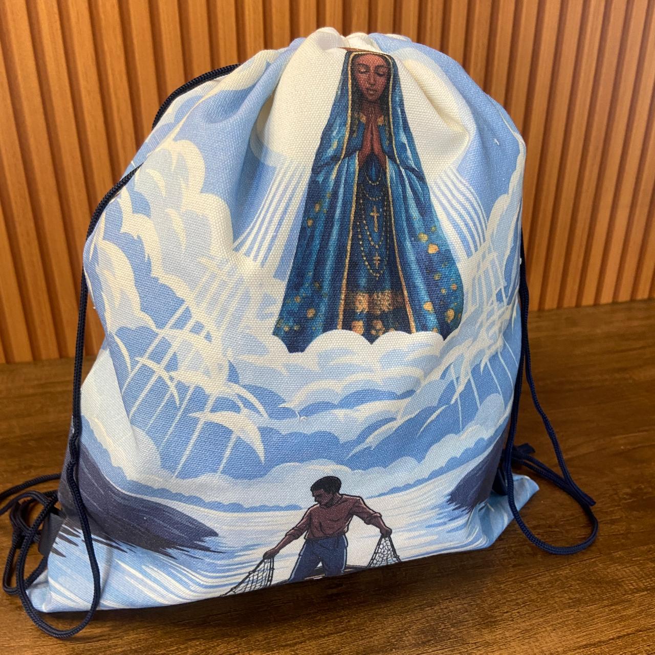 MOCHILA SACO NOSSA SENHORA APARECIDA 39,5x35,5CM  - MOD2 (1 UNIDADE)