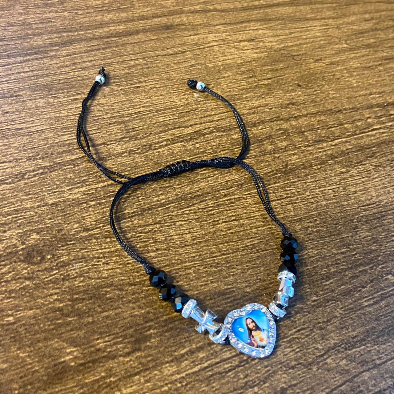 PULSEIRA REGULÁVEL CRISTAL PRETO COM MEDALHA RESINADA SAGRADO CORAÇÃO DE JESUS  ( 01 UNIDADE)