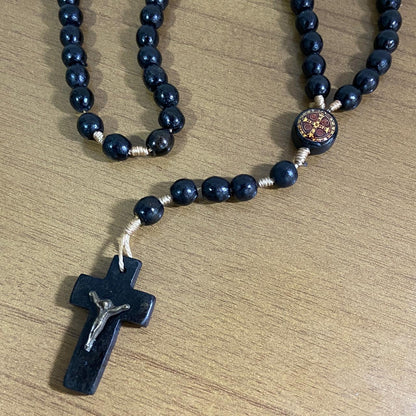 TERÇO DE MADEIRA SÃO BENTO PRETO 08MM (12 UNIDADES)