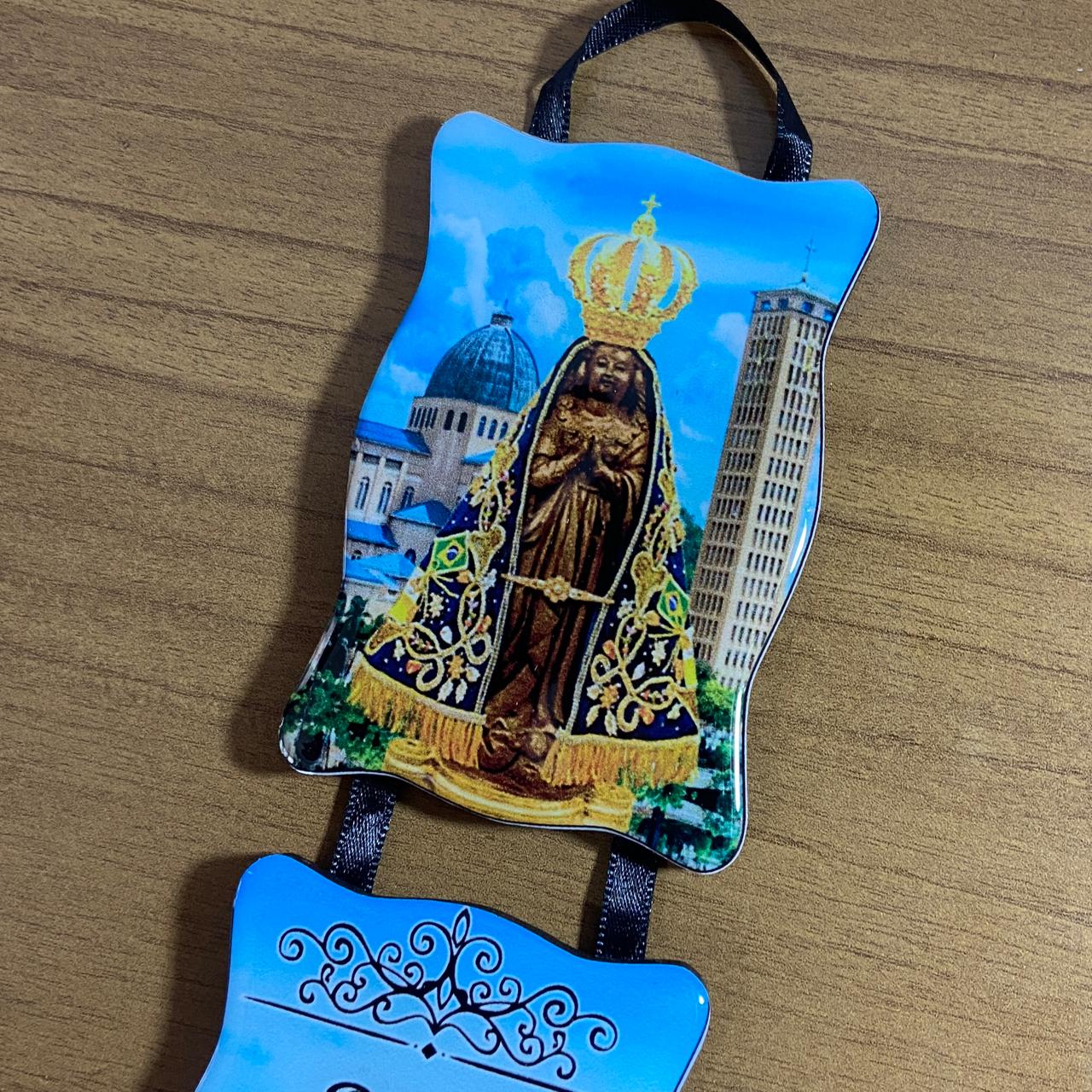 ADORNO DUPLO QUADRADO FITA NOSSA SENHORA APARECIDA (1 UNIDADE)