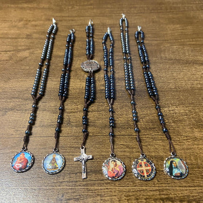 TERÇO PULSEIRA MIÇANGA SANTOS SORTIDOS (6 UNIDADES)