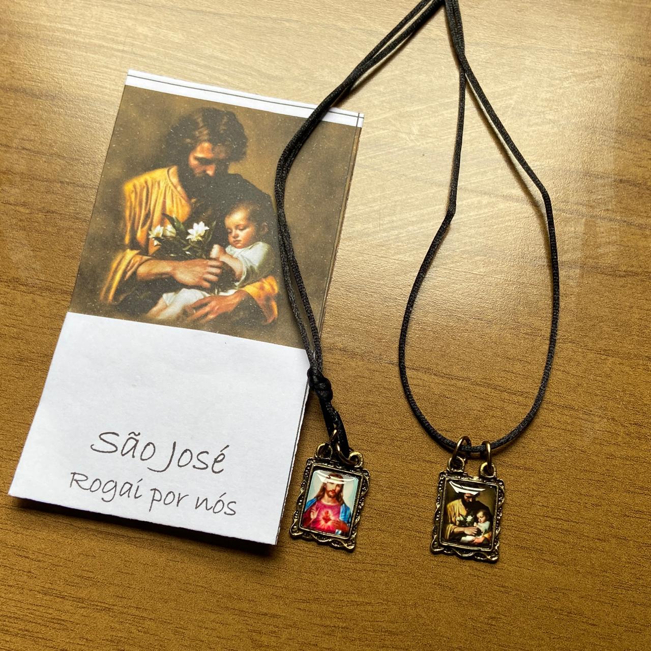 ESCAPULÁRIO DE COURO SÃO JOSÉ  (1 UNIDADE)