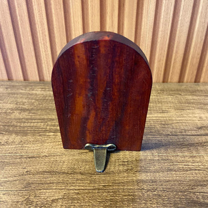 ADORNO DE MESA MADEIRA RESINADA NOSSA SENHORA DE FÁTIMA 11CM (1 UNIDADE)