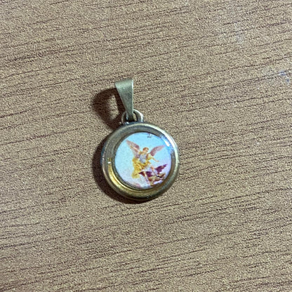 PINGENTE REDONDO OURO VELHO RESINADO SÃO MIGUEL ARCANJO  (6 UNIDADES)