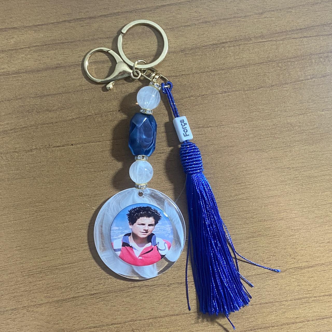 CHAVEIRO DE PEDRARIAS SÃO CARLO ACUTIS EM RESINA (1 UNIDADE)