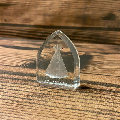 ENFEITE DE MESA CRISTAL NOSSA SENHORA APARECIDA VITRAL  6CM (1 UNIDADE)