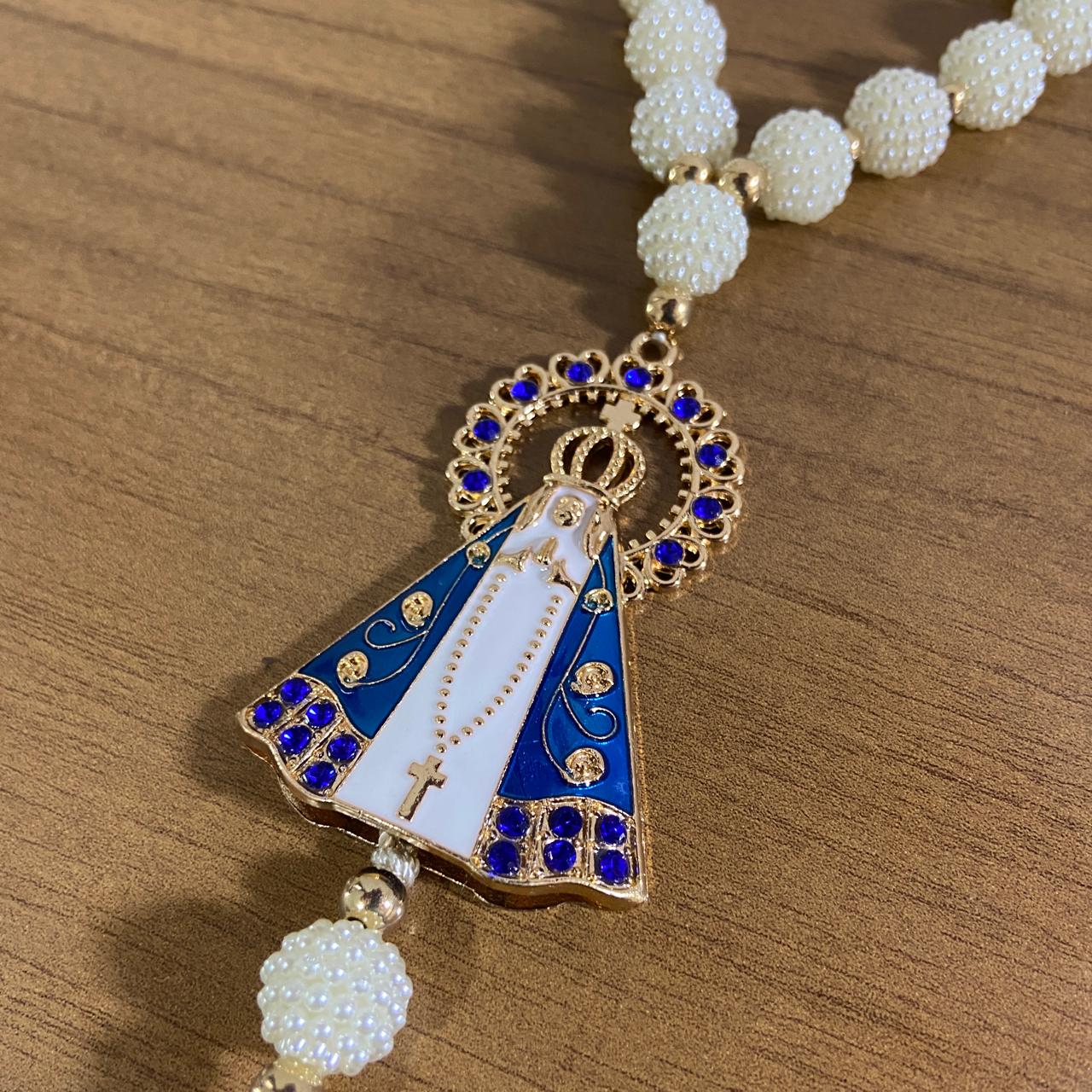 DEZENA PARA CARRO NOSSA SENHORA APARECIDA AMORA BRANCA E STRASS AZUL 12MM MOD2 (3 UNIDADES)