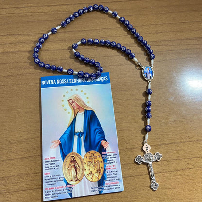 TERÇO PÉROLA AZUL CONTAS DECORADAS COM FECHO NOSSA SENHORA DAS GRAÇAS 08MM (1 UNIDADE)