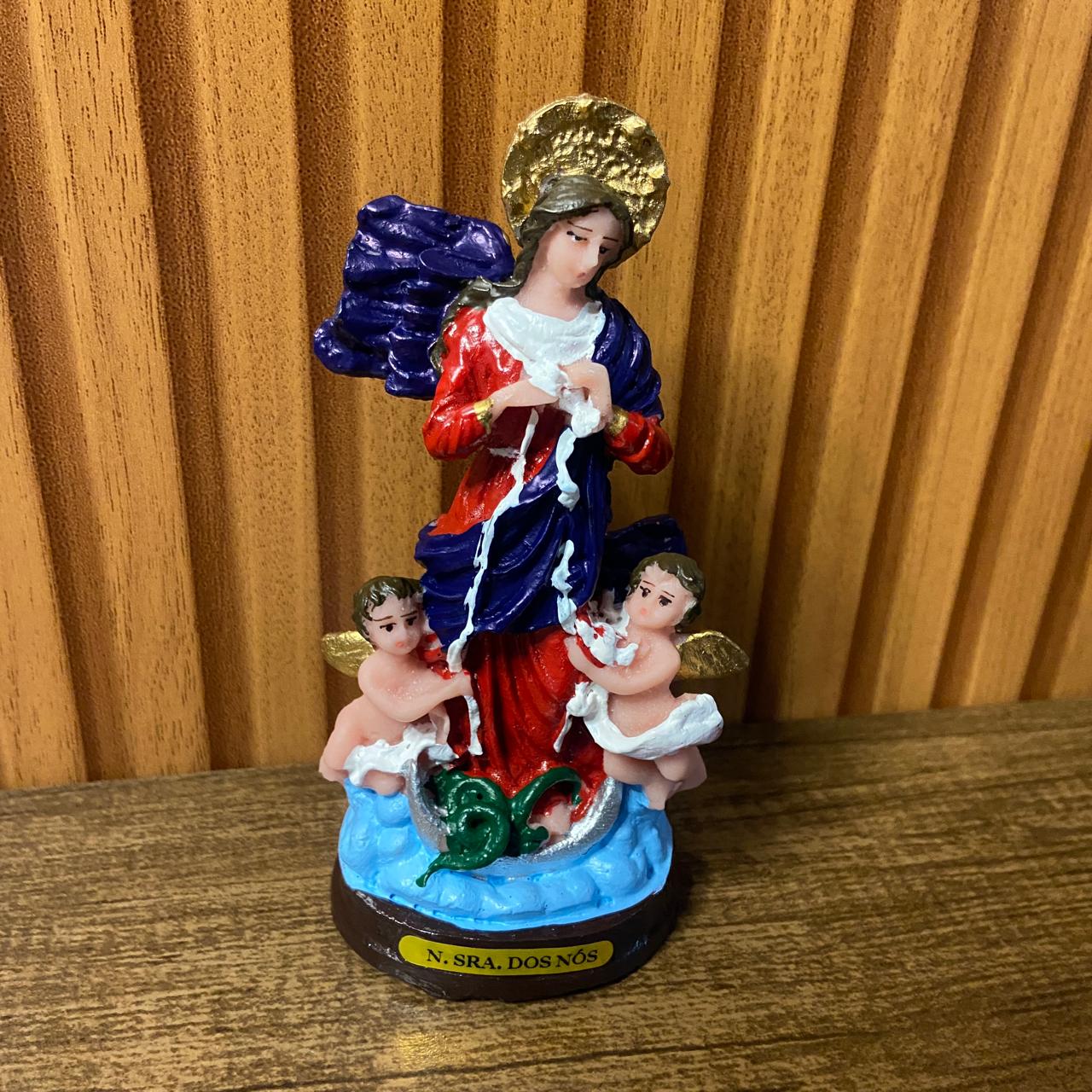 IMAGEM DE RESINA NACIONAL NOSSA SENHORA DESATADORA DOS NÓS 13,5CM (1 UNIDADE)