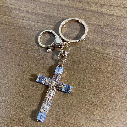 CHAVEIRO LUXO CRUCIFIXO COM PEDRARIA E STRASS (6 UNIDADES)