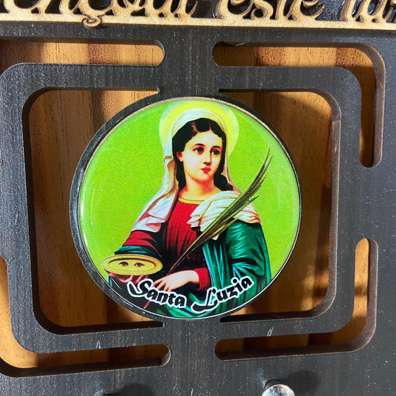 PORTA CHAVE VAZADO RESINADO SANTA LUZIA 14CM (1 UNIDADE)