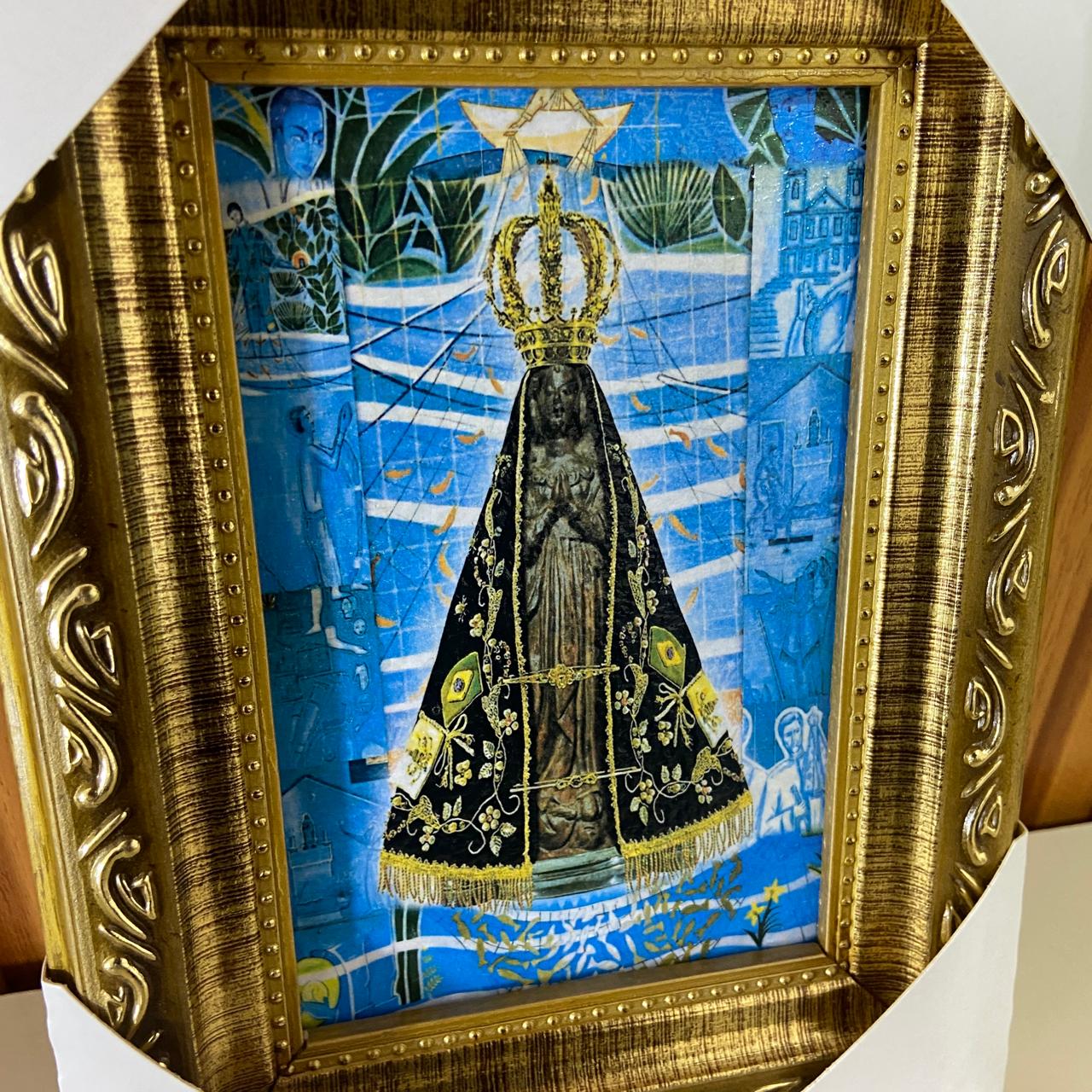 QUADRO COM MOLDURA RESINADO NOSSA SENHORA APARECIDA 20,5X15,5 (1 UNIDADE)