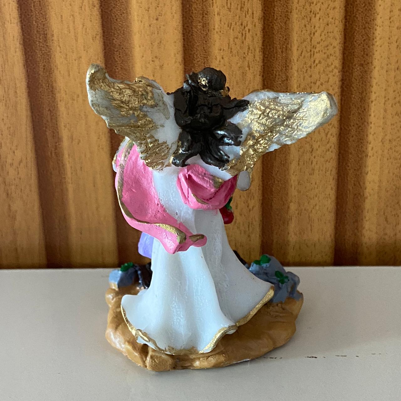 IMAGEM DE RESINA NACIONAL ANJO DA GUARDA ROSA COM CRIANÇA 08CM (1 UNIDADE)