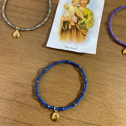 PULSEIRA DE MOLA COM MEDALHA SÃO JOSÉ CORES SORTIDAS  (3 UNIDADES)