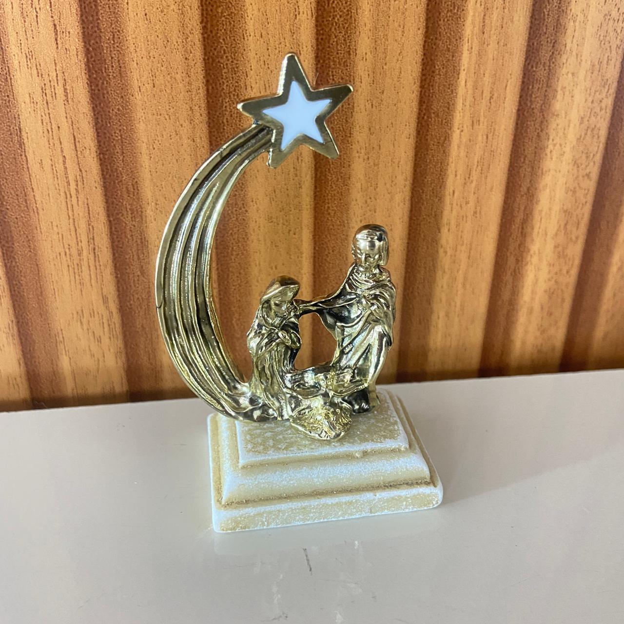 MINI PRESÉPIO METAL DOURADO LUZ DE BELÉM COM BASE DE RESINA 8,5CM (1 UNIDADE)