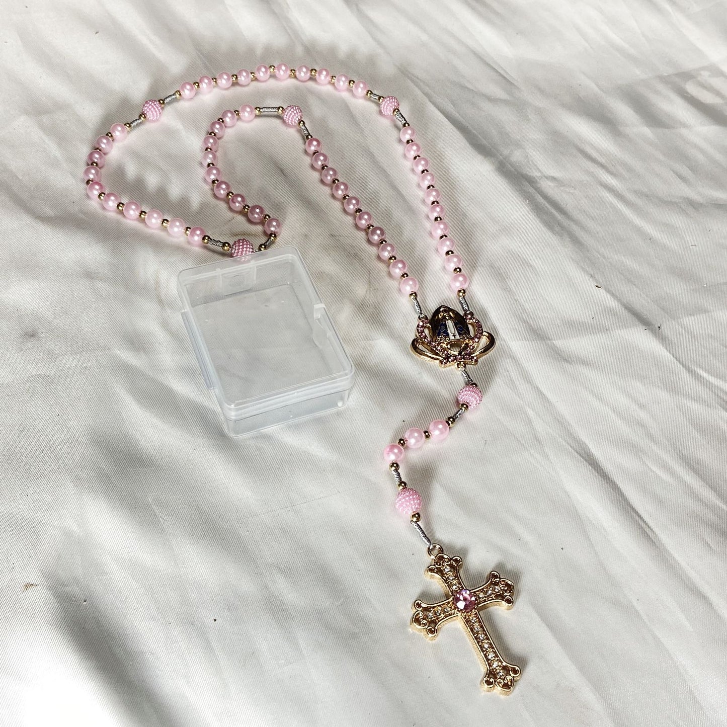 TERÇO DE NOIVA PÉROLA ROSA NOSSA SENHORA APARECIDA 08MM (1 UNIDADE)