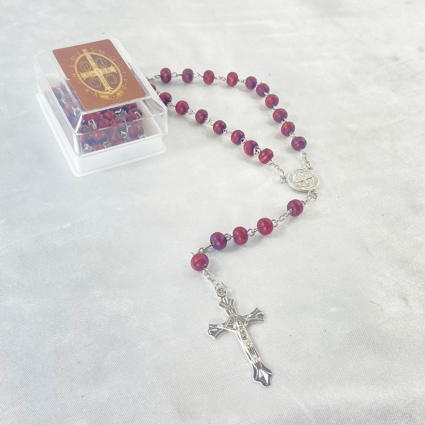 TERÇO PERFUMADO SÃO BENTO 8MM (12 UNIDADES)