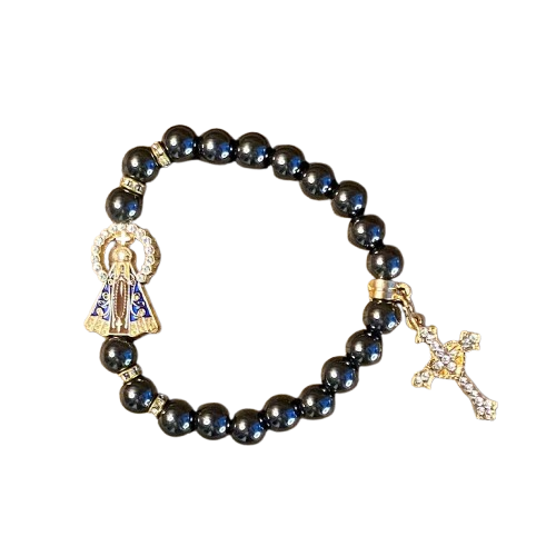 PULSEIRA HEMATITA NOSSA SENHORA APARECIDA COM PINGENTE DE CRUZ  08MM (06 UNIDADES)