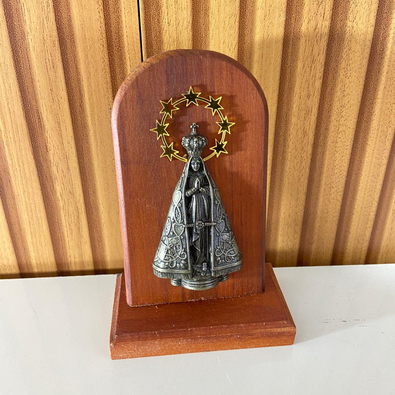 ADORNO DE MESA MADEIRA NOSSA SENHORA APARECIDA 15CM (1 UNIDADE)