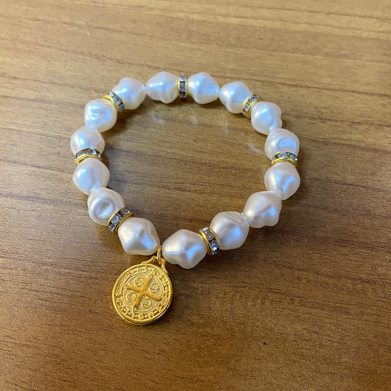 PULSEIRA PÉROLA MEDALHA DE SÃO BENTO 10MM MOD-8 (03 UNIDADES)