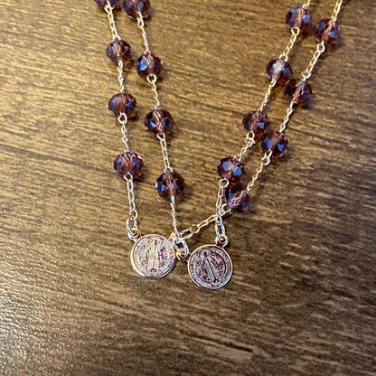 PULSEIRA ESCAPULÁRIO CRISTAL VINHO TRANSPARENTE MEDALHA SÃO BENTO  (3 UNIDADES)