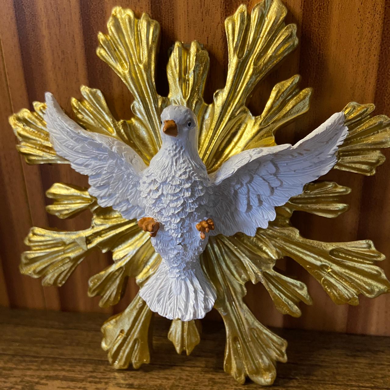 IMAGEM DE RESINA IMPORTADA DIVINO ESPIRITO SANTO DE PAREDE 13x13CM (1 UNIDADE)