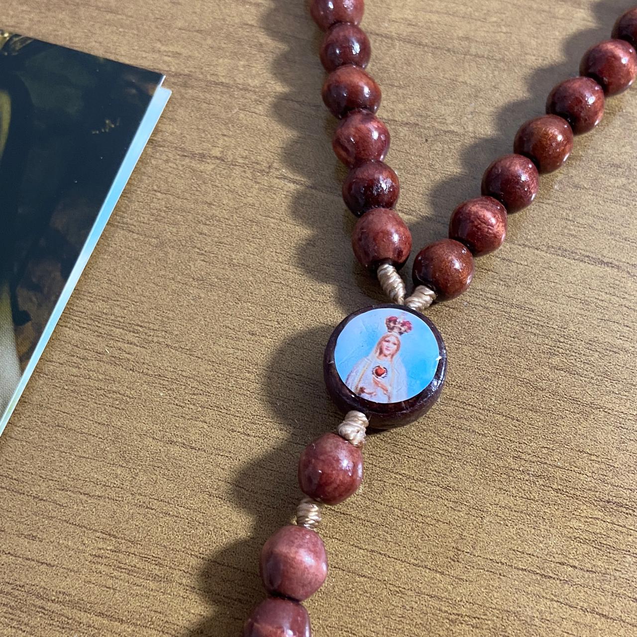 TERÇO DE MADEIRA NOSSA SENHORA DE FÁTIMA MOD3 8MM (3 UNIDADES)