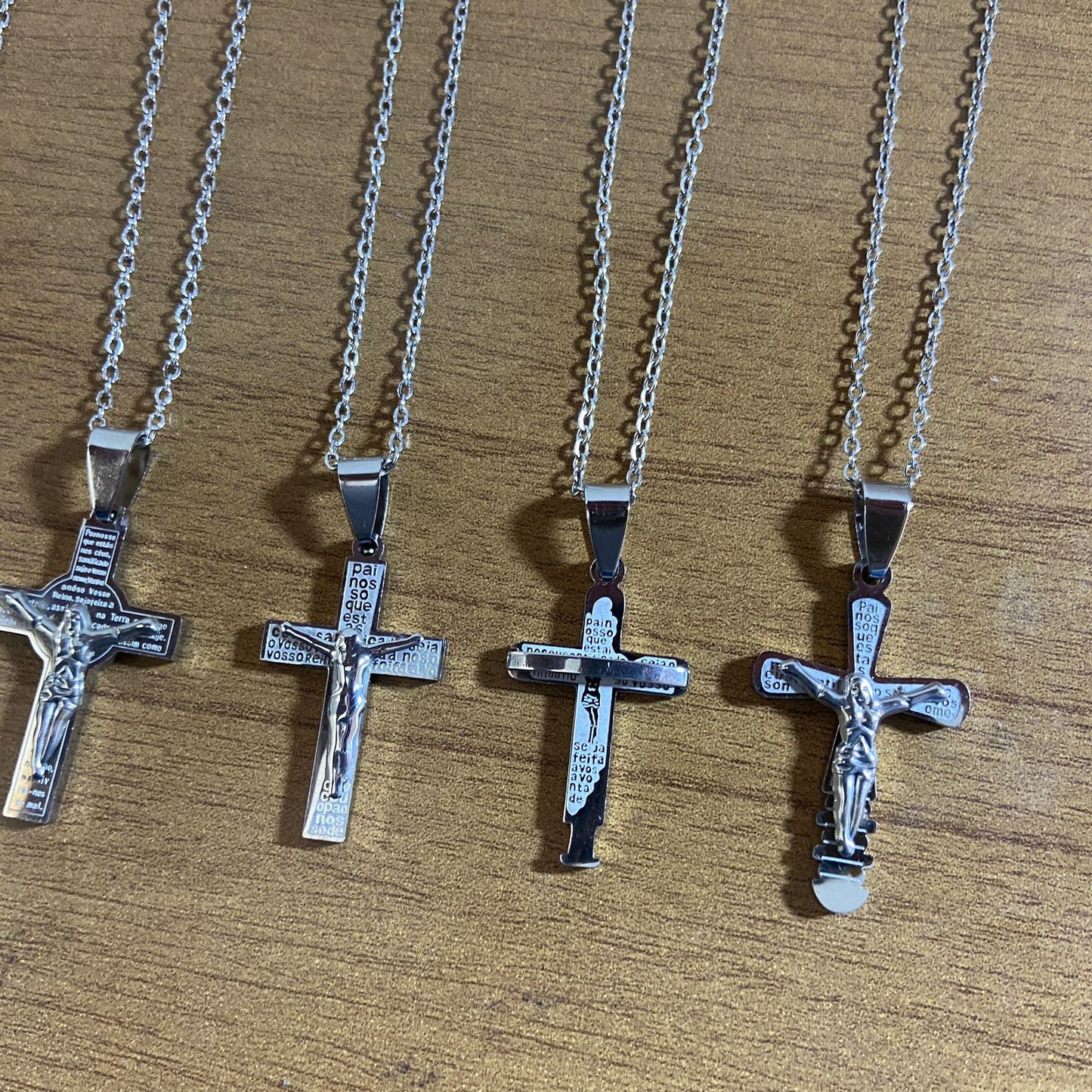 CORRENTE PRATEADA CRUZ MODELOS SORTIDOS (6 UNIDADES)