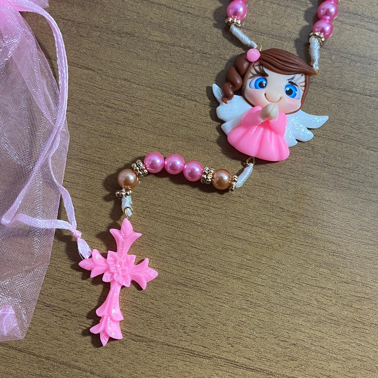 TERÇO PÉROLA ROSA ANJINHO ROSA DE BISCUIT (1 UNIDADE)