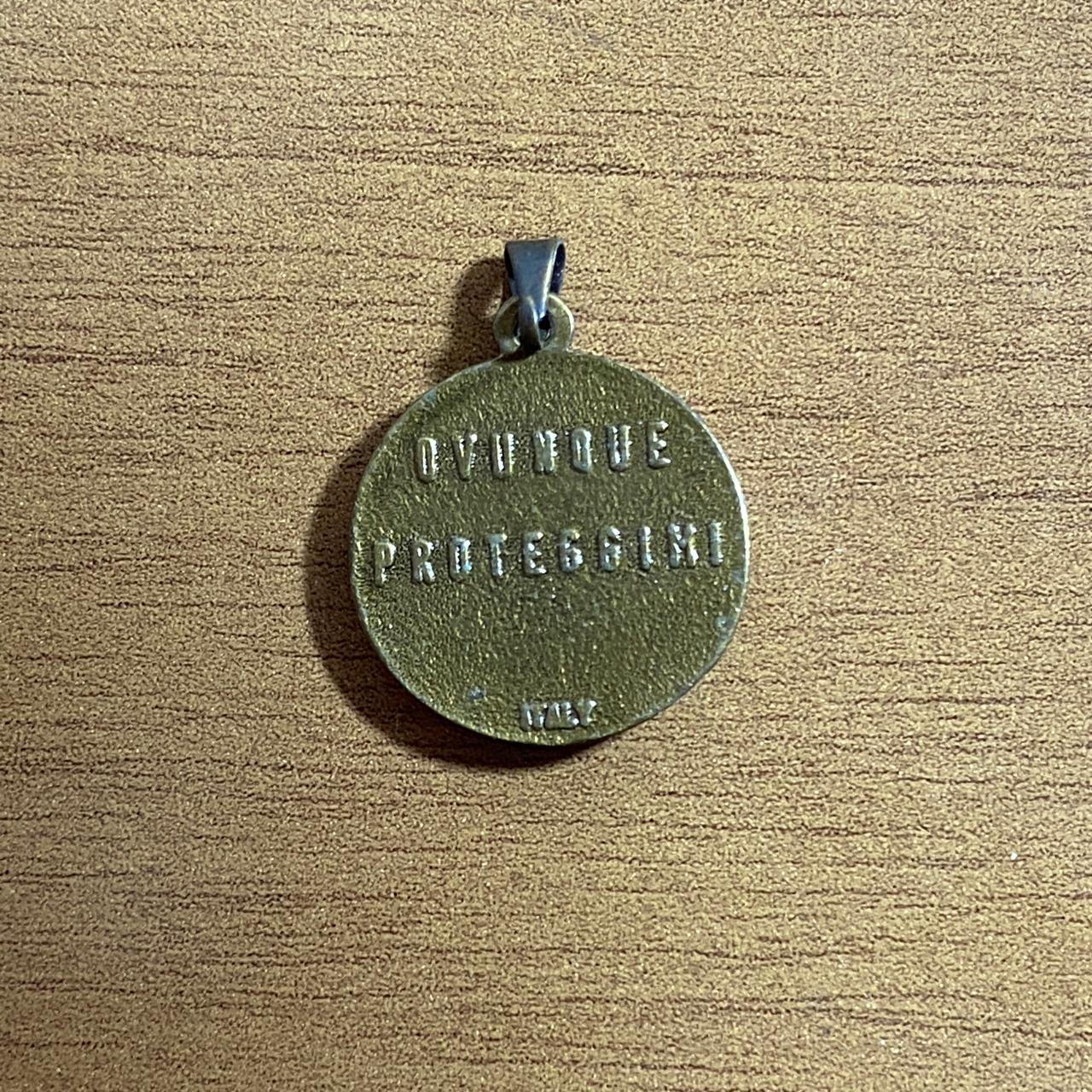 PINGENTE REDONDO OURO VELHO SANTO PADRE PIO  (6 UNIDADES)