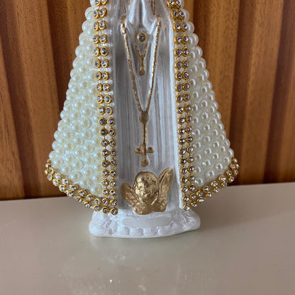 IMAGEM DE GESSO NOSSA SENHORA APARECIDA BRANCA COM PÉROLA E STRASS 14CM (1 UNIDADE)